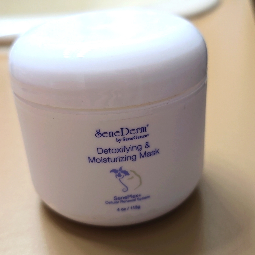 SeneDerm Detoxifying & Moisturzing Mask